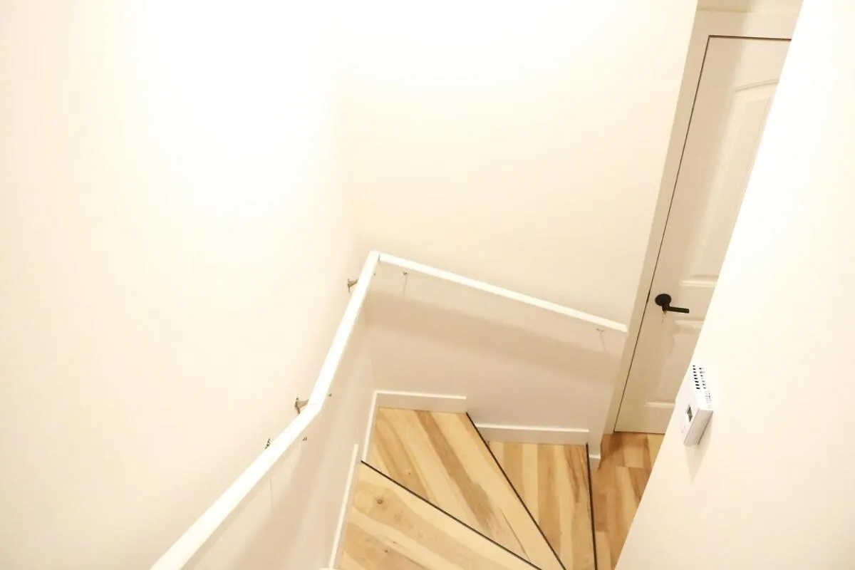 Rustic Rocky Retreat Apartman YYC