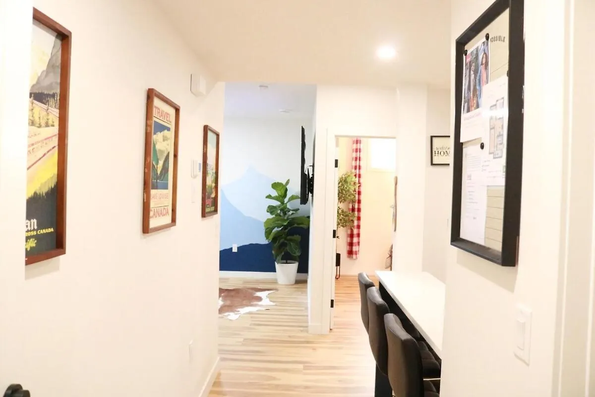 Rustic Rocky Retreat Apartman YYC 0*,  Kanada