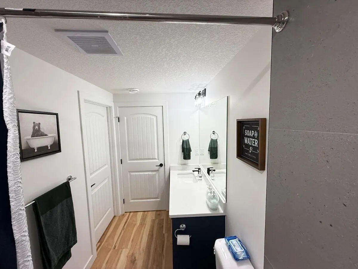 Rustic Rocky Retreat Apartman YYC
